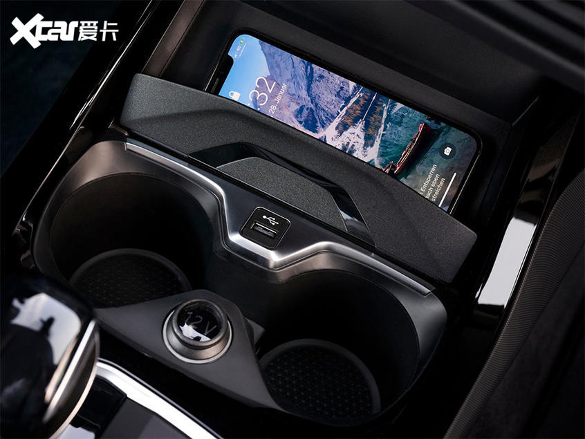 實拍BMW 2系四門轎跑車