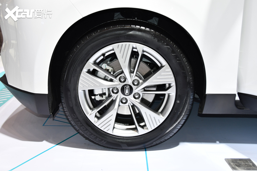 一汽奔騰2021款奔騰E05