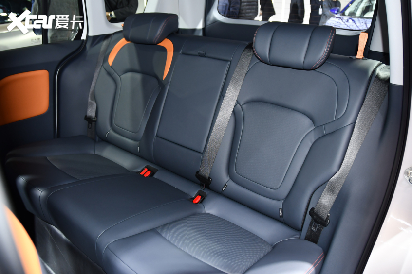 一汽奔騰2021款奔騰E05