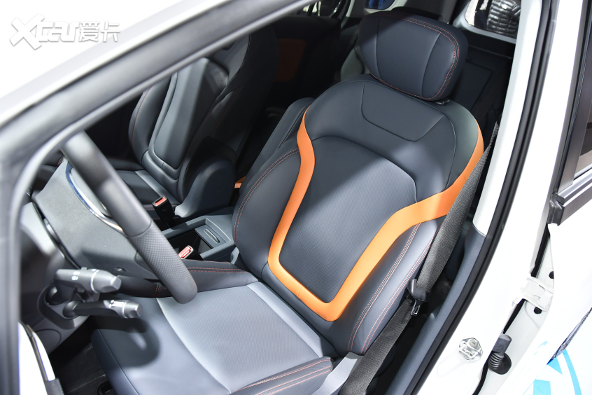 一汽奔騰2021款奔騰E05