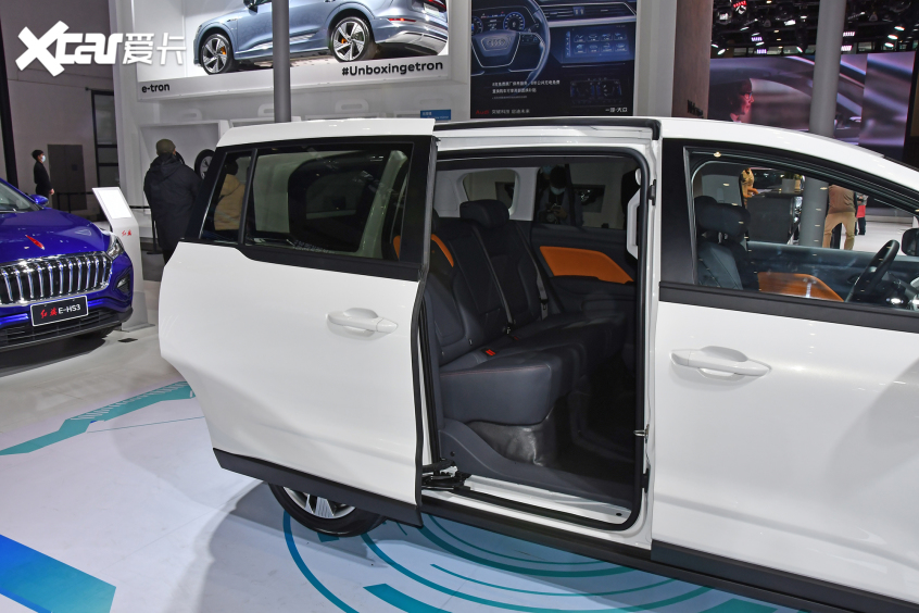 一汽奔騰2021款奔騰E05