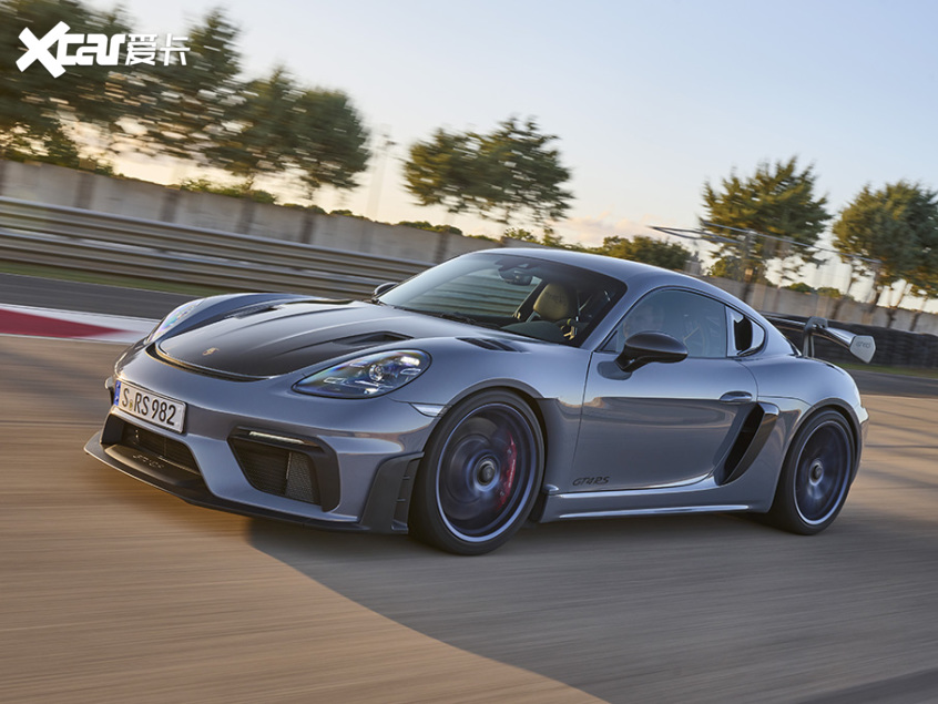 保时捷718 cayman gt4 rs