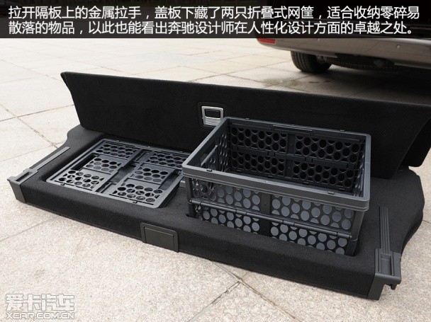 實(shí)拍奔馳V級(jí)