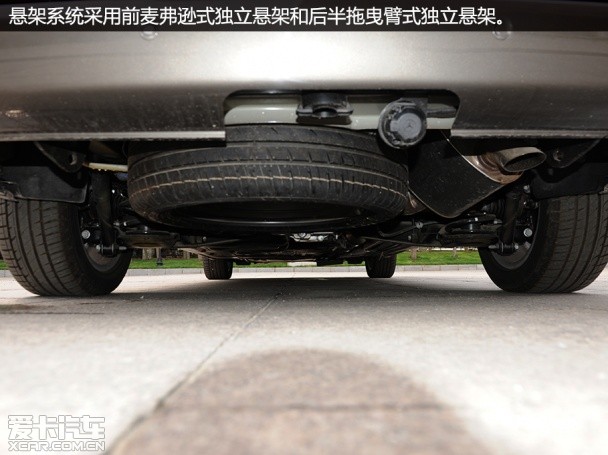 實(shí)拍奔馳V級(jí)