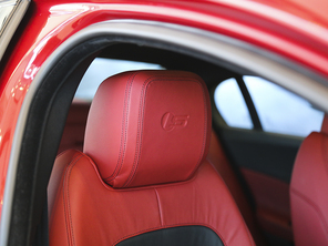 實(shí)拍捷豹XE