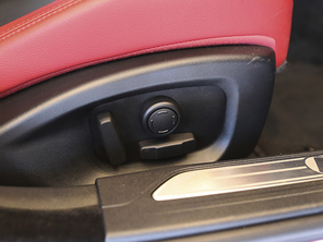 實(shí)拍捷豹XE