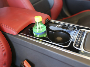 實(shí)拍捷豹XE