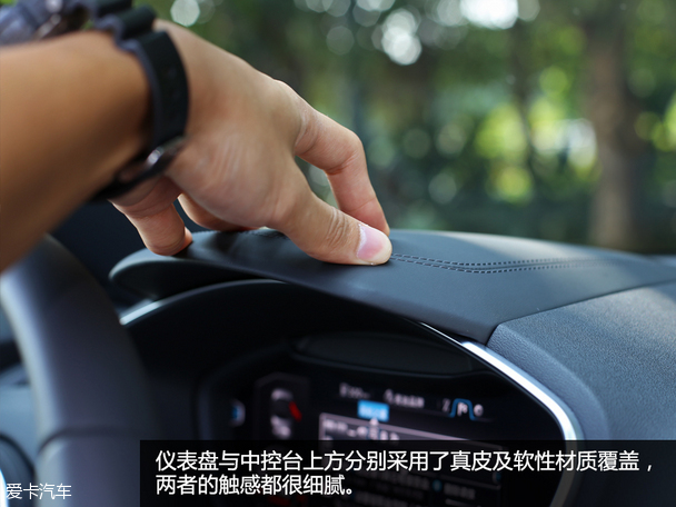 實(shí)拍奧迪TT敞篷