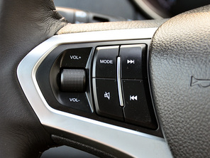 提升品質是關鍵 愛卡實拍眾泰SR7量產版