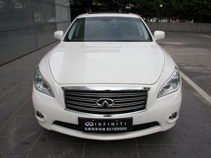 2011款M37 整体外观