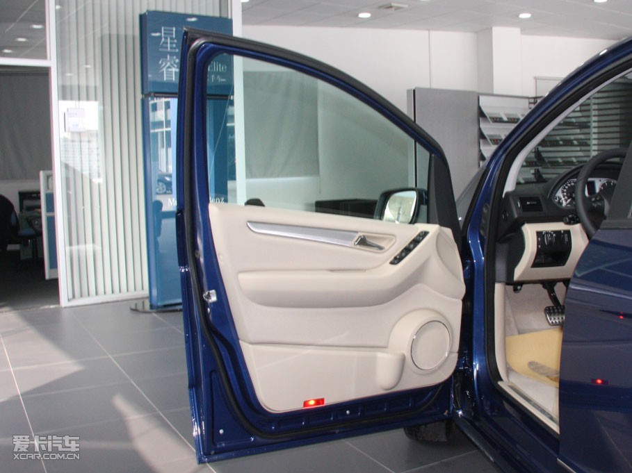 2011��YA��(�M��) 