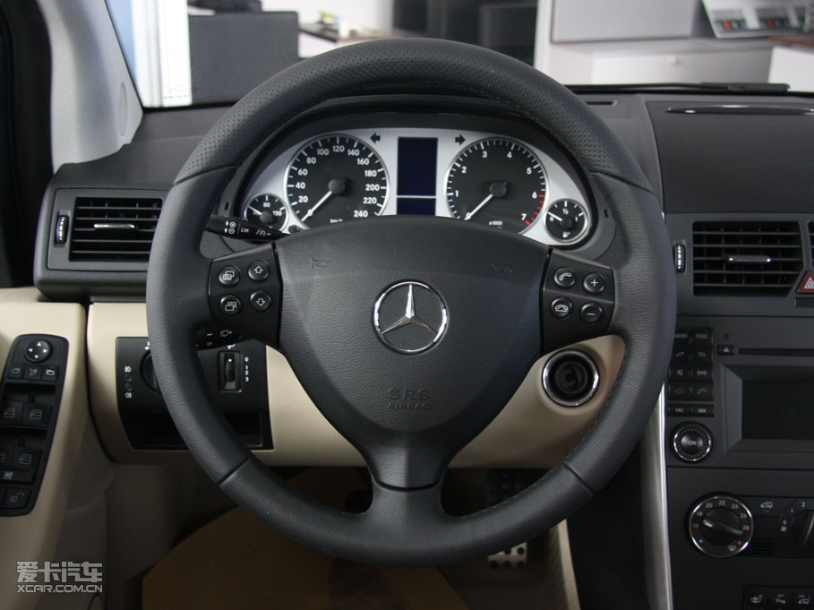 2011��YA��(�M��) 