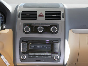 2011款1.4T 自动智雅版 5座 中控区