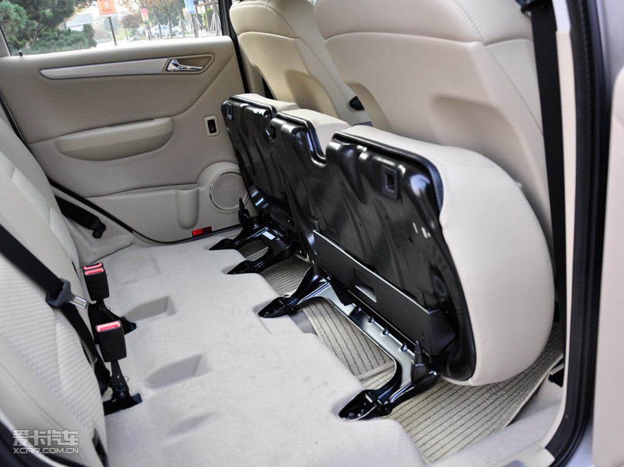 2011��YA��(�M��) 