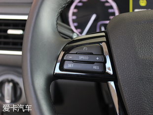 愛卡實(shí)拍觀致5 SUV頂配版