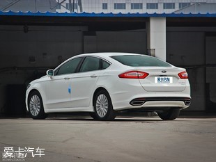 都市精英座駕 四款年輕時尚中型車對比