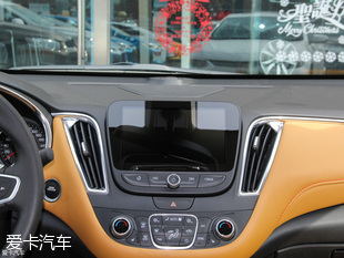 都市精英座駕 四款年輕時尚中型車對比