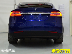 振翅欲飞的雄鹰 爱卡实拍特斯拉MODEL X