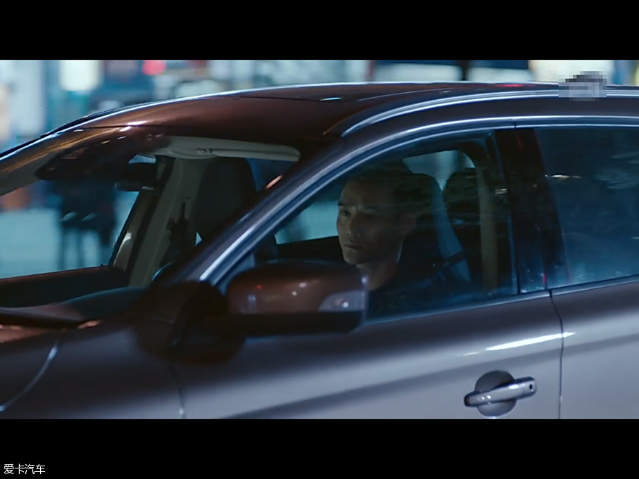 《歡樂頌》里兩對CP開啥車