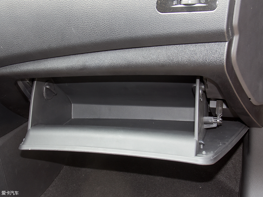 愛卡實拍華泰新能源xEV260