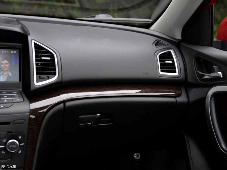 北汽幻速2016款幻速S6