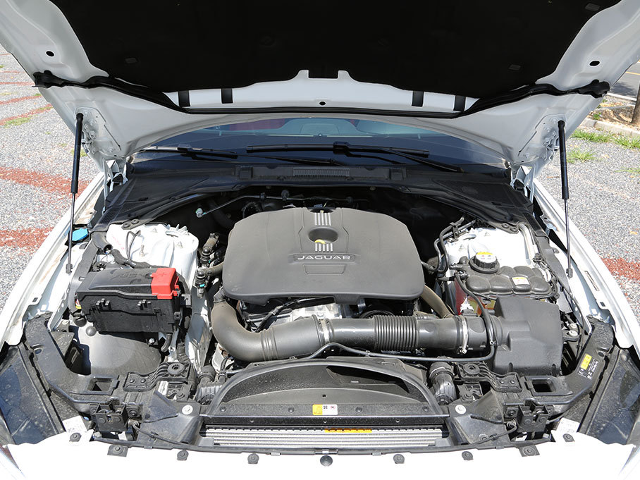 捷豹XE對比雷克薩斯IS