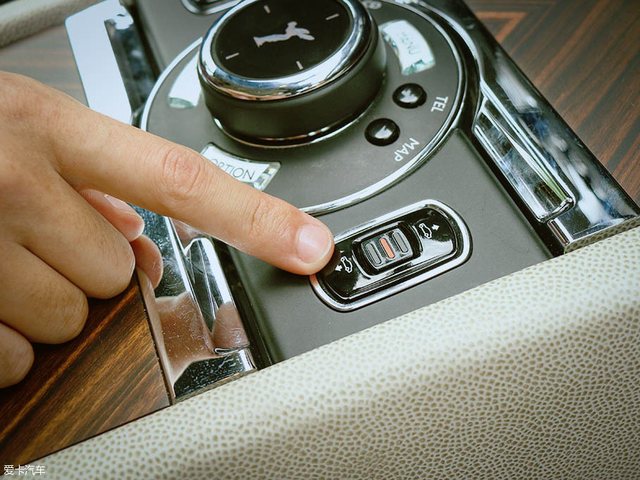 高富帥與魅影的私生活