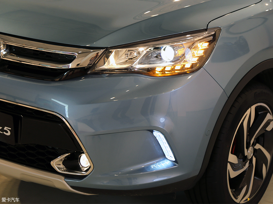 東風(fēng)風(fēng)神AX5內(nèi)飾解析