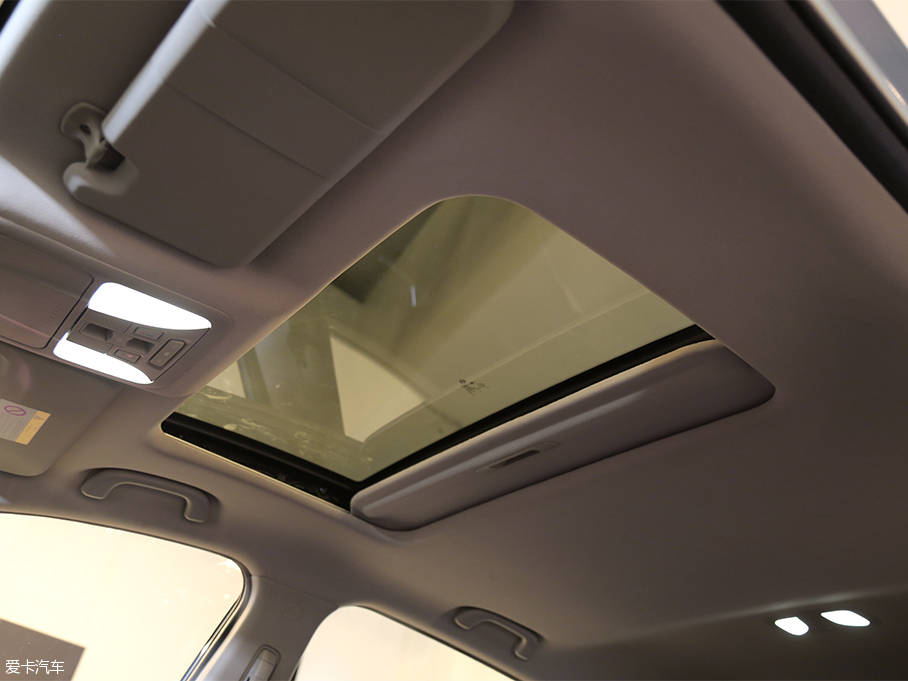 東風(fēng)風(fēng)神AX5內(nèi)飾解析