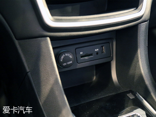 東風(fēng)風(fēng)神AX5內(nèi)飾解析