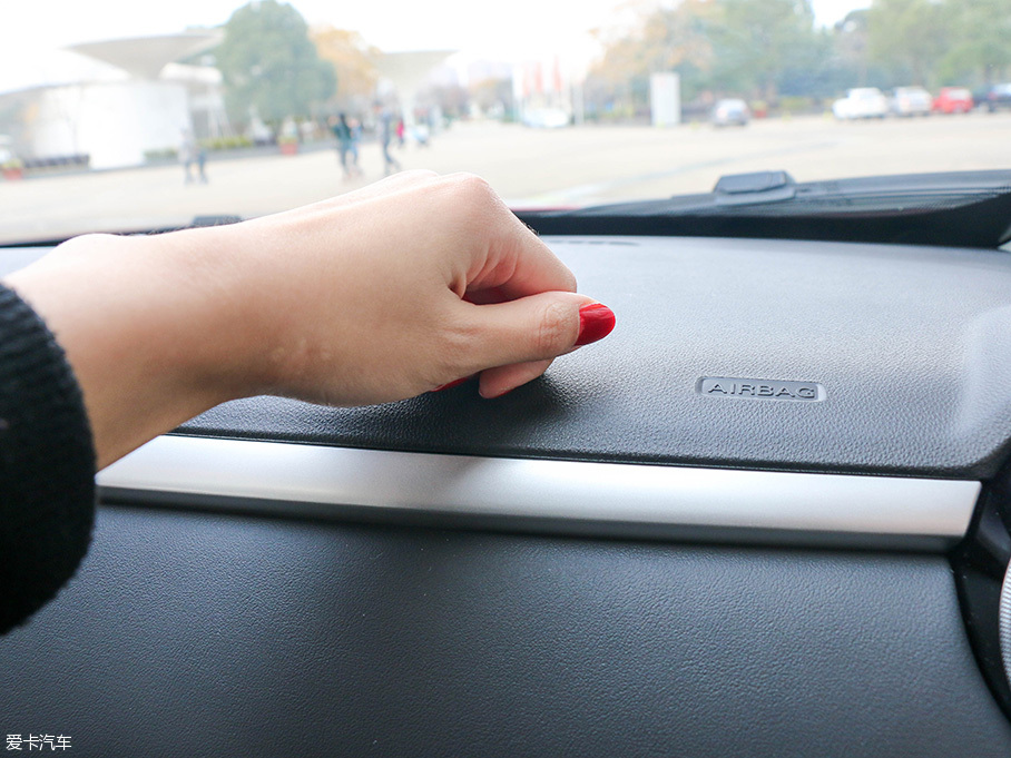 實拍名爵2017款銳騰