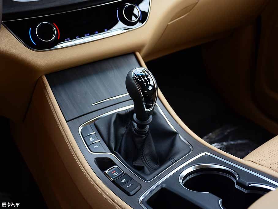 寶駿汽車2017款寶駿730