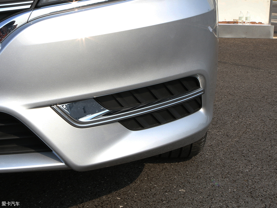 以不同創(chuàng)不凡 愛卡實拍上汽榮威i6 20T