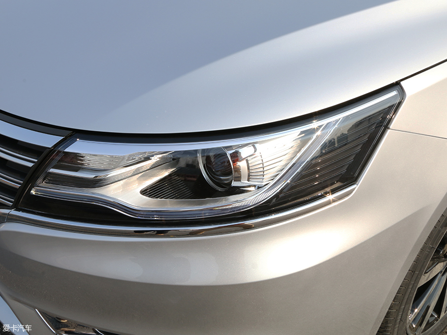 以不同創(chuàng)不凡 愛卡實拍上汽榮威i6 20T