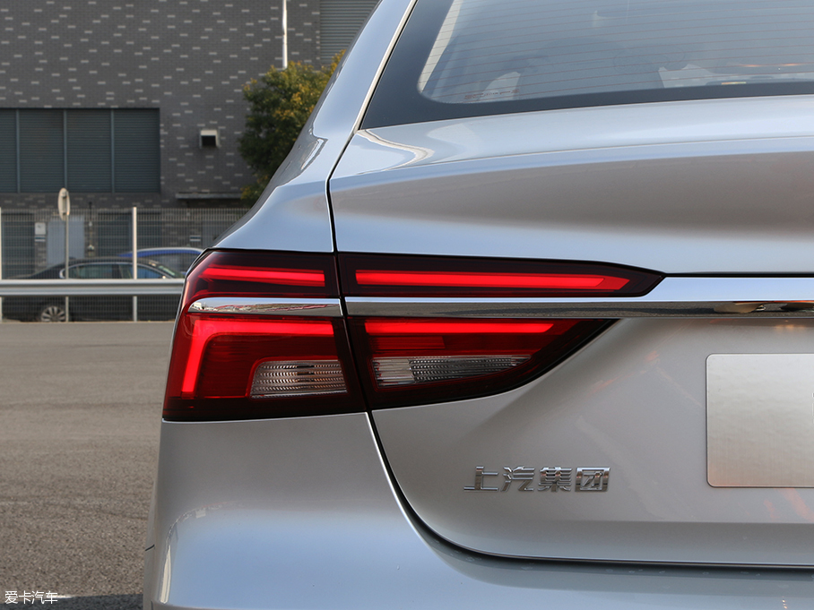 以不同創(chuàng)不凡 愛卡實拍上汽榮威i6 20T