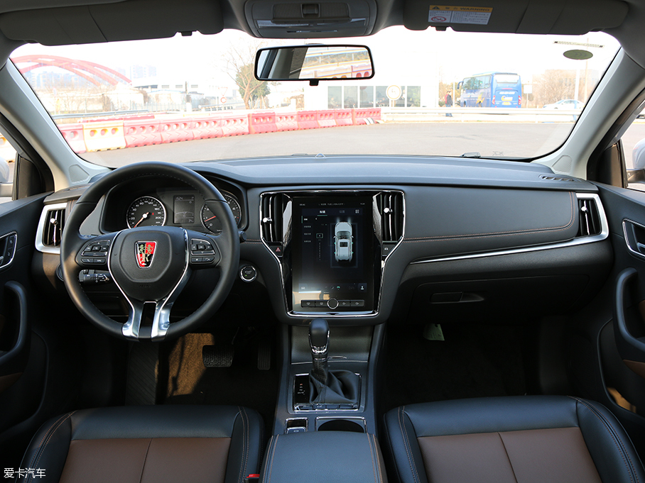 以不同創不凡 愛卡實拍上汽榮威i6 20T