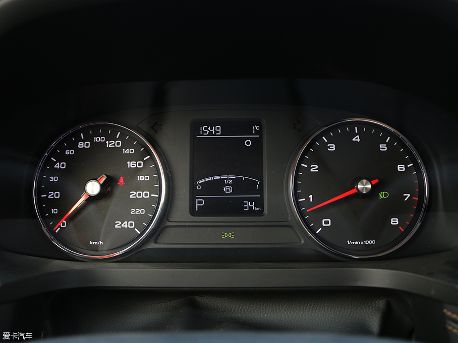 以不同創不凡 愛卡實拍上汽榮威i6 20T