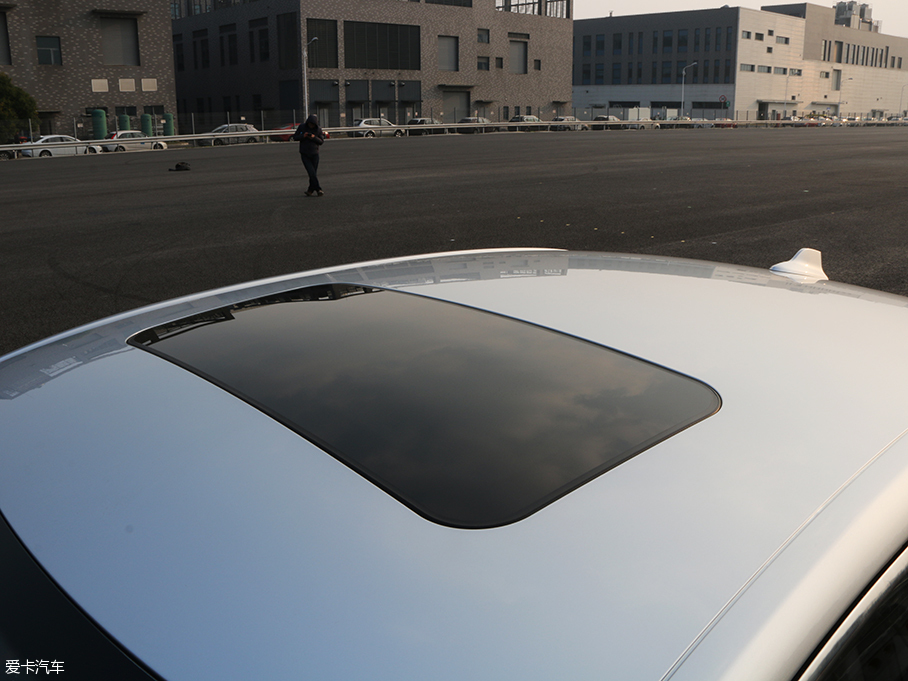 以不同創(chuàng)不凡 愛卡實拍上汽榮威i6 20T