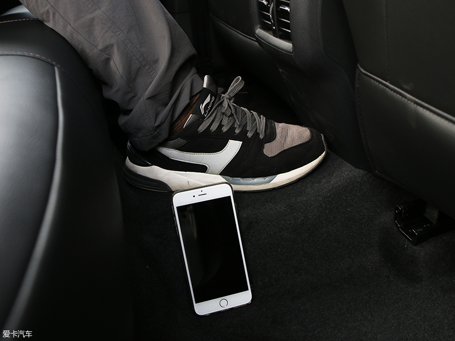 以不同創不凡 愛卡實拍上汽榮威i6 20T