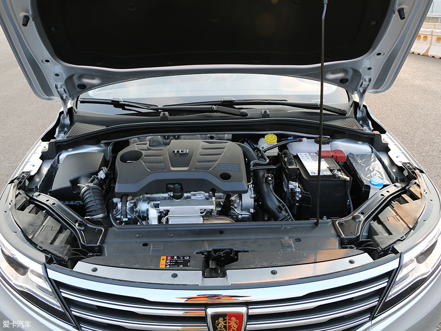 以不同創不凡 愛卡實拍上汽榮威i6 20T