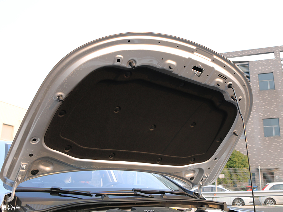 以不同創不凡 愛卡實拍上汽榮威i6 20T