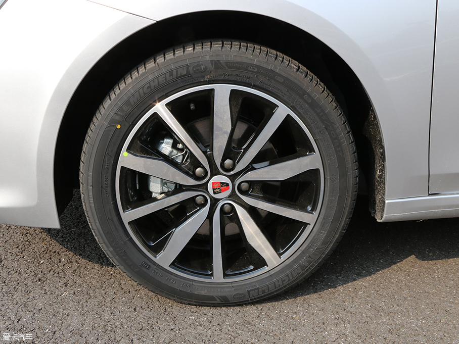 以不同創(chuàng)不凡 愛卡實拍上汽榮威i6 20T