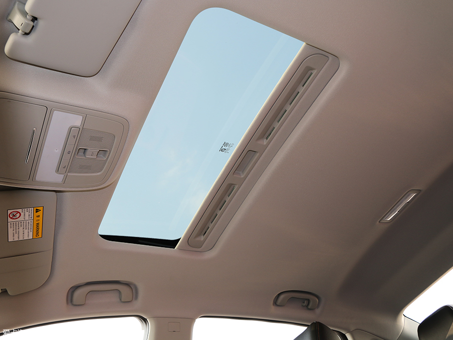 以不同創不凡 愛卡實拍上汽榮威i6 20T