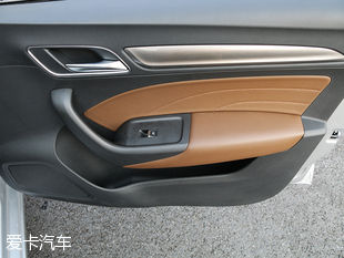 以不同創不凡 愛卡實拍上汽榮威i6 20T