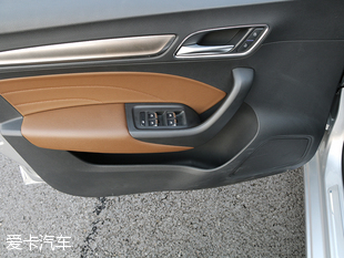 以不同創不凡 愛卡實拍上汽榮威i6 20T