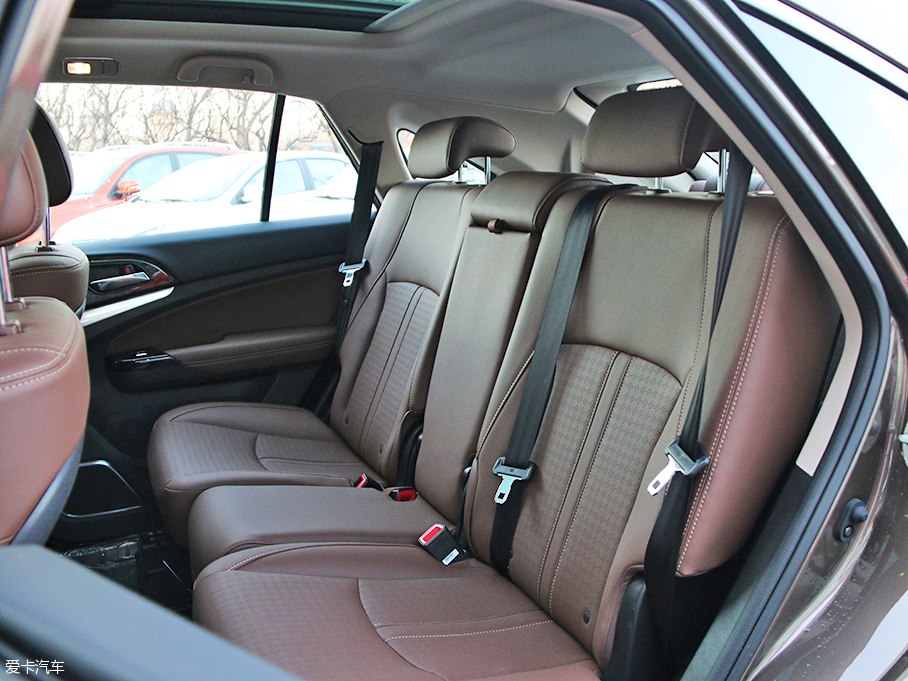 外觀配置均升級(jí) 愛卡實(shí)拍比亞迪新款S7