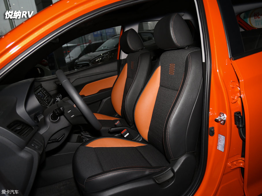 外有型內(nèi)有料 合資小型兩廂車該選誰