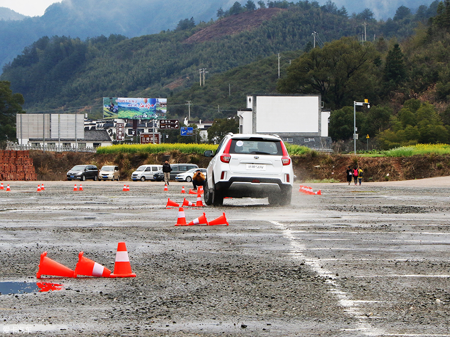 花田邂逅遠(yuǎn)景SUV