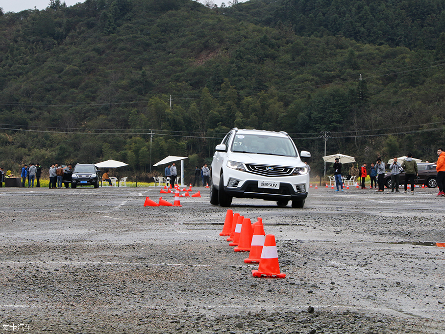 花田邂逅遠(yuǎn)景SUV