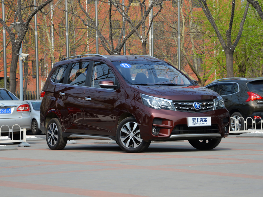 實拍東風啟辰M50V